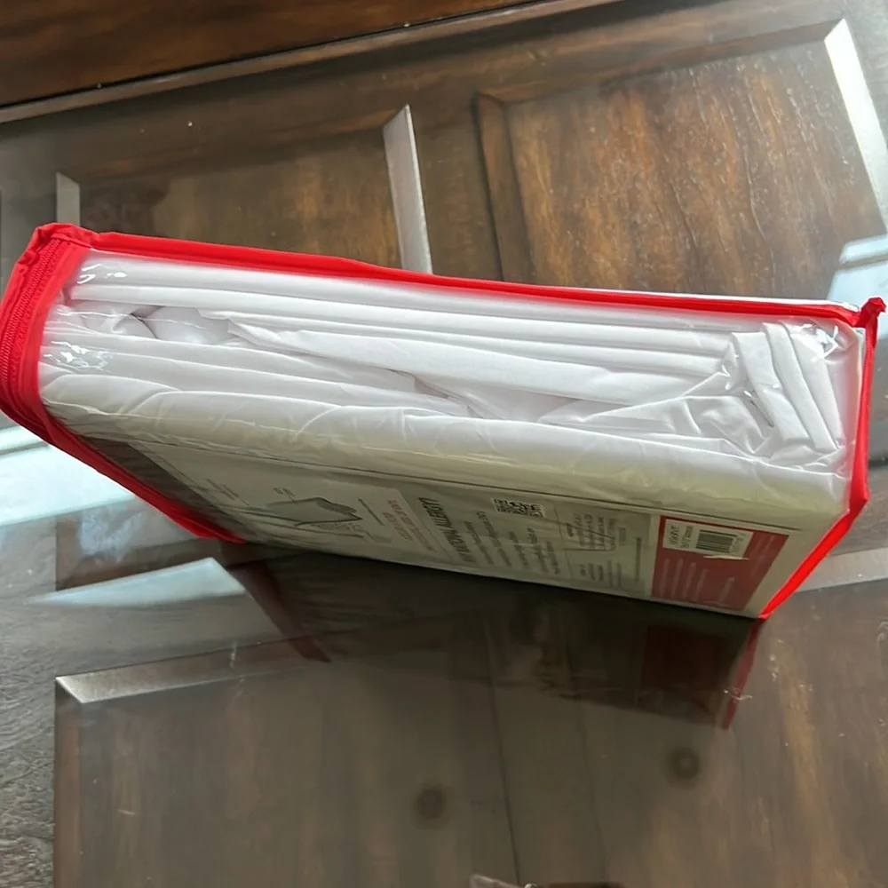Allergen and Bed Bug Proof Mattress Cover.